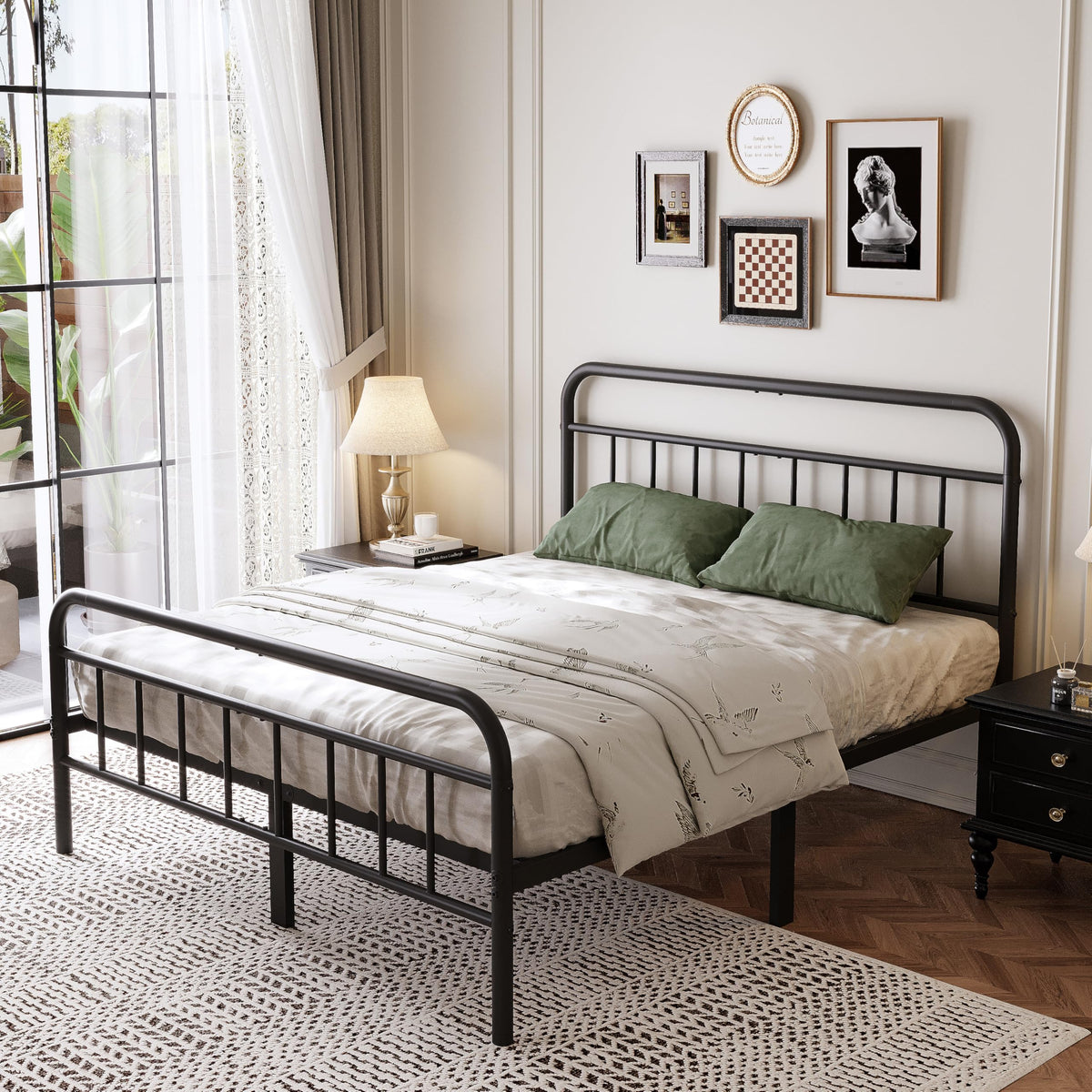 Queen Size Metal Bed Frame with Storage Space I47908
